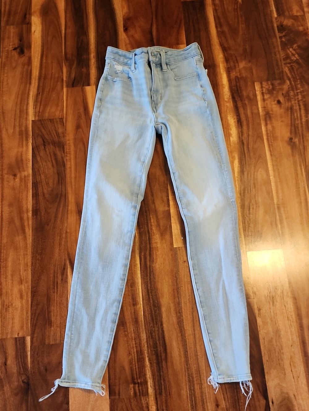 American Eagle Outfitters Light Wash High-Rise Skinny Jeans
